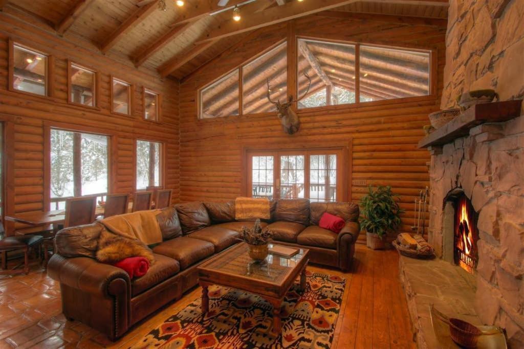 Log Cabin On The Stream Sundance, Utah Bagian luar foto