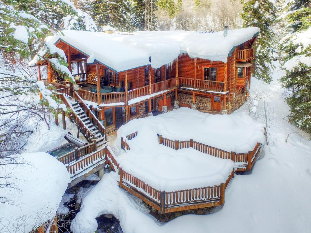 Log Cabin On The Stream Sundance, Utah Bagian luar foto